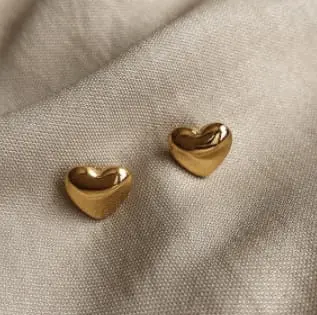 Heart stud earrings